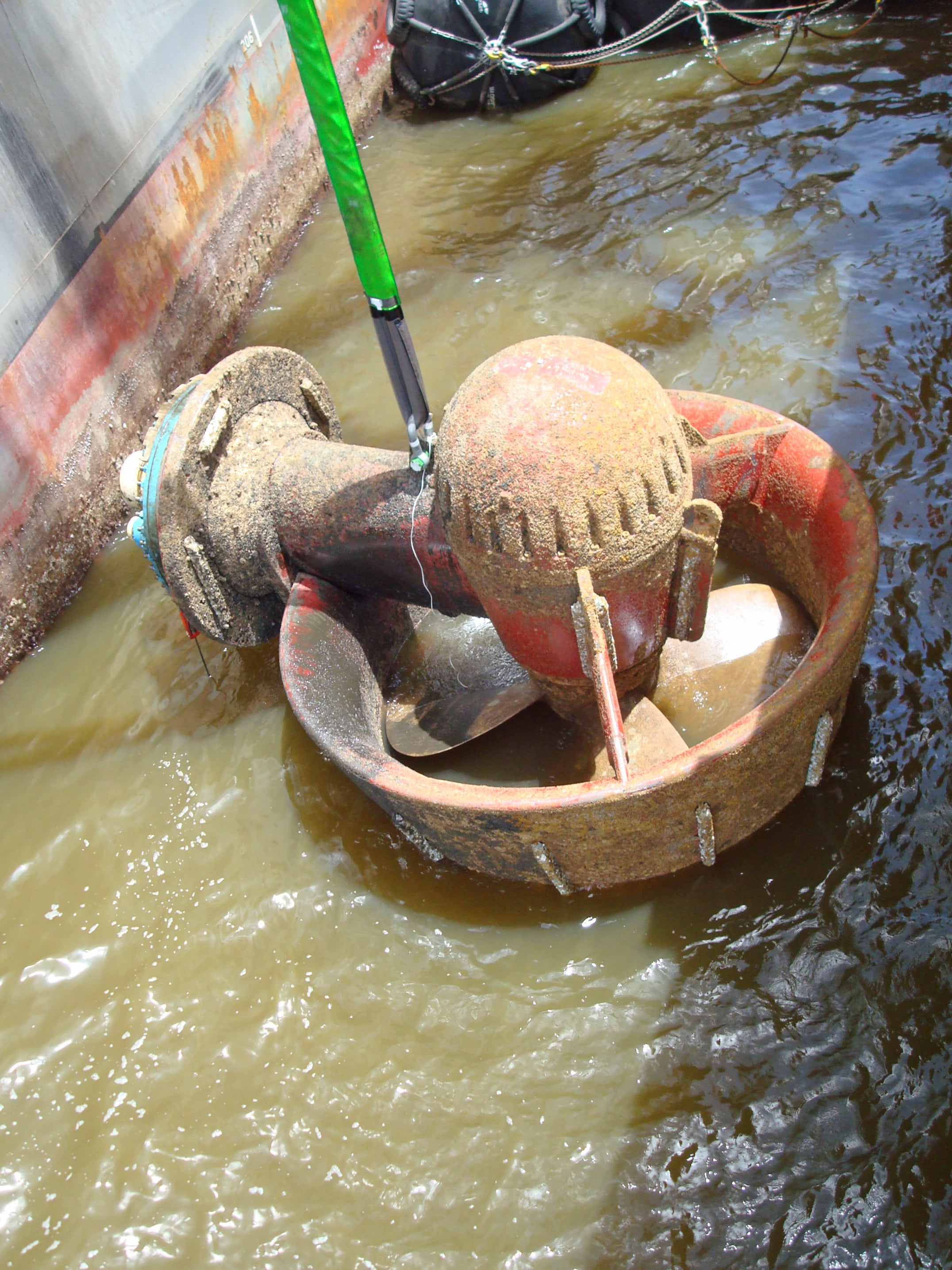 Green pin biglift thrusters drilling ship