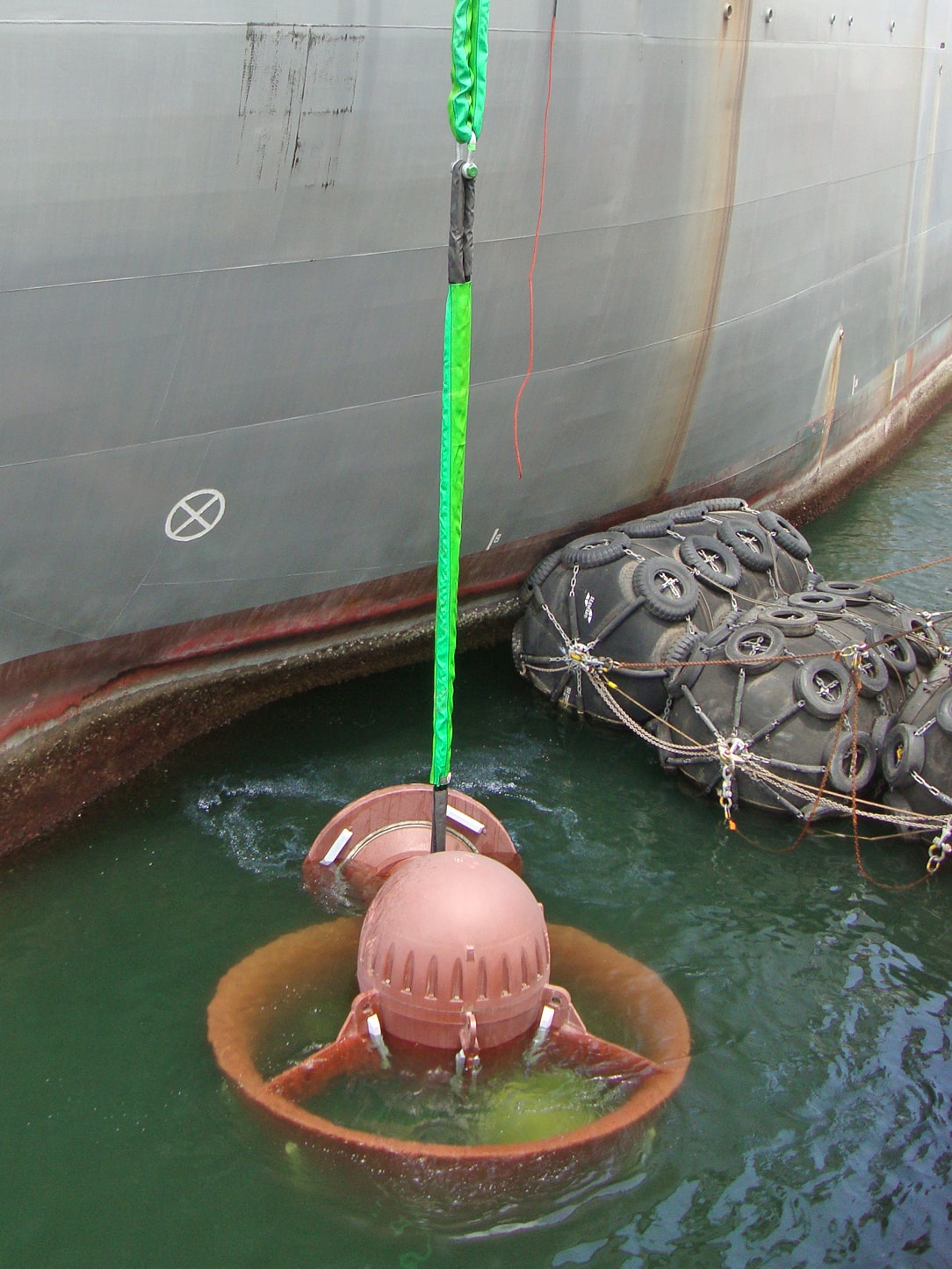 Green pin biglift thrusters drilling ship